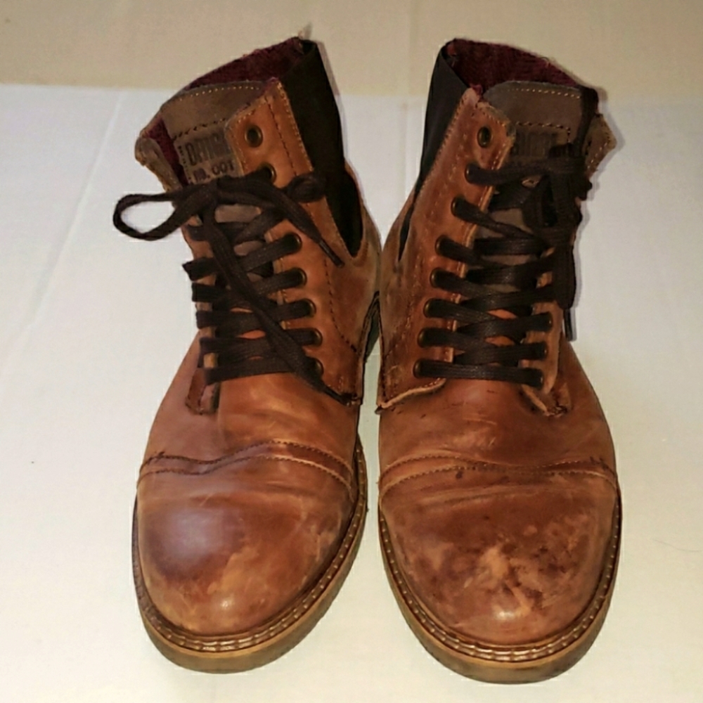 Steve Madden men's Sargge aged supple leather lace up boots
